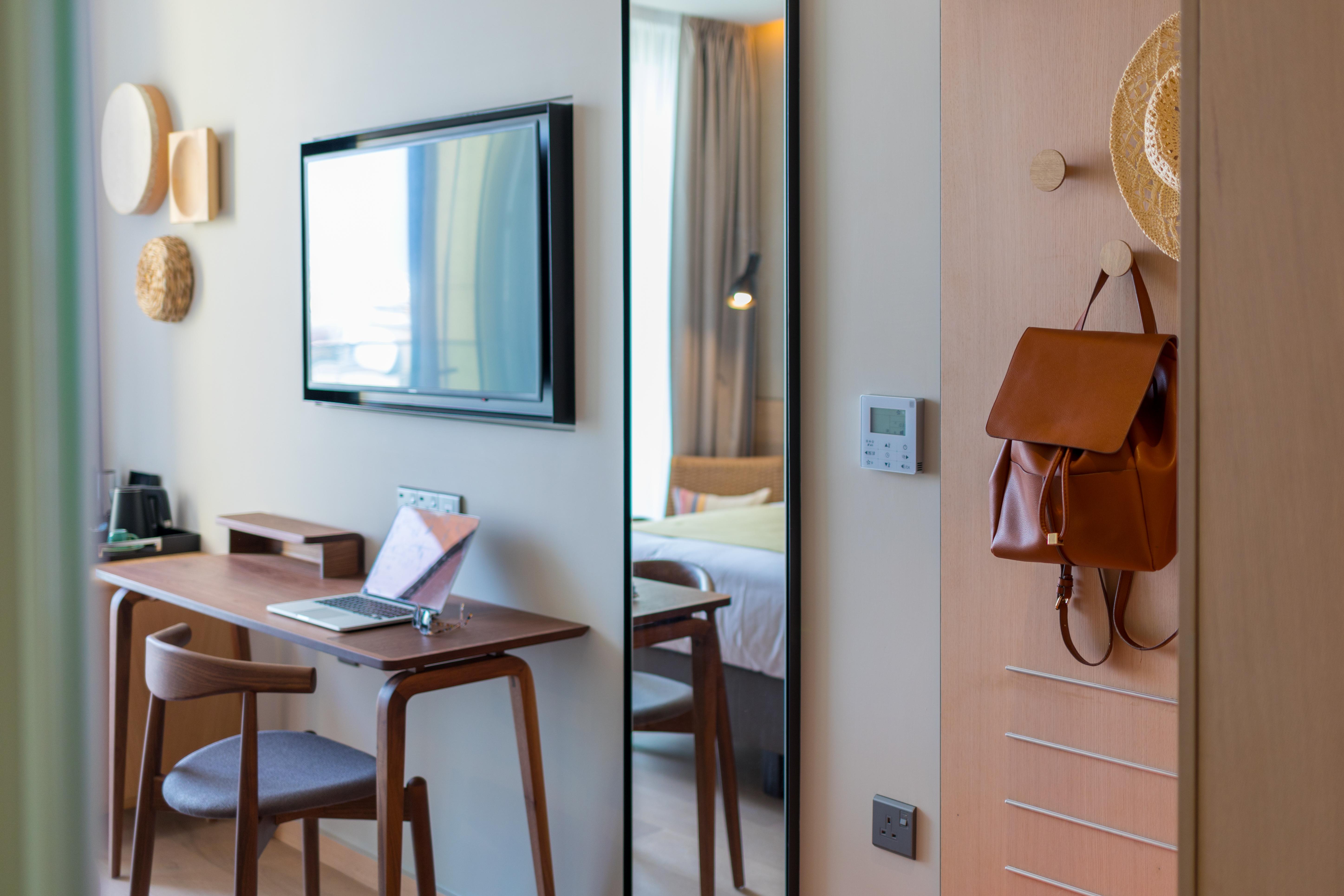Hotel Indigo Larnaca By Ihg-Adults Only Bagian luar foto